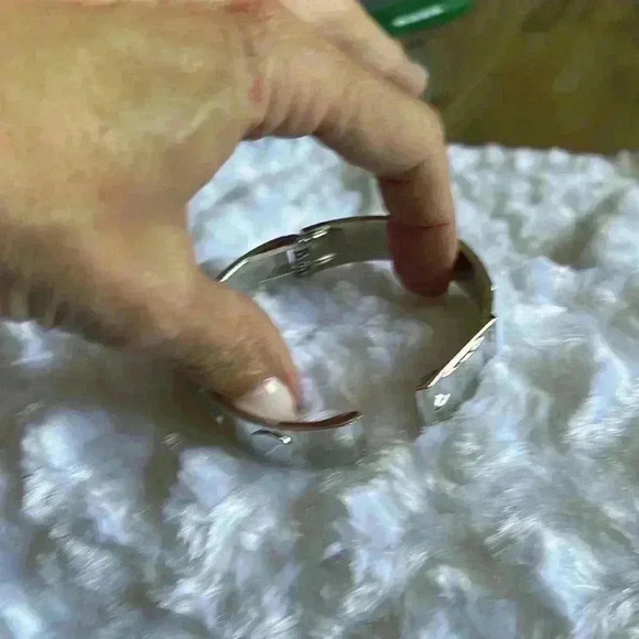 Buckle Style Bracelet - Picture 3 of 3